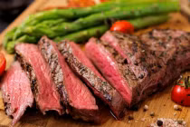 Thịt bò rất bổ nhưng 6 nhóm người này không nên ăn nhiều