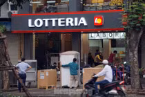 Nhiều cửa hàng Hà Nội bất ngờ hoạt động trở lại ngày cuối giãn cách