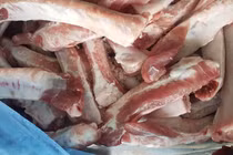 Thịt lợn rẻ giật mình 50 nghìn/kg, chất đầy kho bán cả tấn