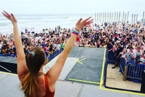 Bất chấp Covid-19, một số bãi biển Mỹ đông nghẹt sinh viên nghỉ xuân