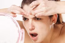 Khuôn mặt xuất hiện 3 dấu hiệu này: Gia chủ tìm cách hóa giải kẻo tán lộc