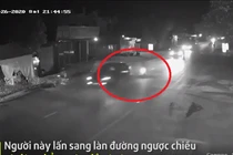 Video: Phóng xe tốc độ cao đâm thẳng vào đầu ôtô và cái kết bất ngờ