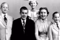 Ảnh thời nhỏ ít biết của Tổng thống Mỹ đắc cử Donald Trump 