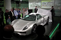 Siêu xe Porsche 918 Spyder ra đời như thế nào?
