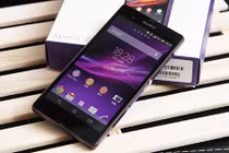 Hàng dựng các dòng điện thoại Xperia bán tràn ngập thị trường