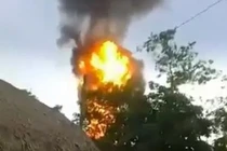 Núi lửa phun trào, người dân hoảng sợ la hét