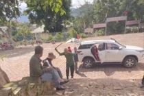 Bảo vệ chùa Linh Ẩn hành hung người bán vé số