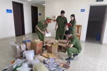 Thu giữ gần 2 tấn nguyên liệu sản xuất bánh Trung thu hết date