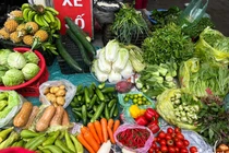 Giá rau Hà Nội chạm nóc, có loại hơn 100.000 đồng/kg