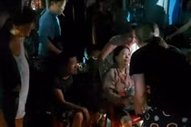 Cháy ở trung tâm TP.HCM, thành công cứu hai người mắc kẹt