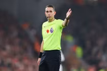 Trọng tài nổi tiếng David Coote bị Premier League sa thải