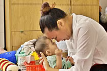 Trước khi bị bóc trần, chủ “Mái ấm” thao túng truyền thông ra sao?