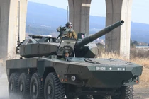 Cận cảnh xe tăng bánh lốp Type-16 cực “ngầu” của Nhật Bản