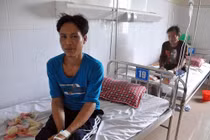 Chòi lá của cha con “người rừng” đã bị đốt