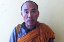 Tạm giữ sư giả túi rủng rỉnh hàng chục triệu đồng