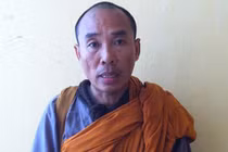 Tạm giữ sư giả túi rủng rỉnh hàng chục triệu đồng