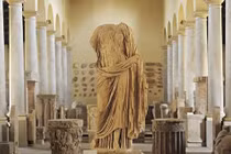 Khai quật phát hiện vật tế thần Chiến tranh bằng vàng độc đáo