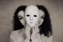 Người mang 3 nét tướng này trên mặt, tâm địa xấu xa, không nên chơi