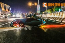 Người nhà gào khóc bên xác thanh niên tông dải phân cách tử vong