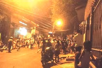 Truy bắt gã trai trẻ đâm chết cô gái 19 tuổi tại quán cơm