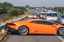 TP HCM: Siêu xe Lamborghini gặp tai nạn kinh hoàng trên cao tốc