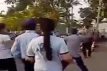 Nữ công nhân bị nam thanh niên chém xối xả trước cổng công ty