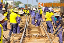 Hối hả sửa chữa ga Hố Nai đón tàu sau sự cố cầu Ghềnh