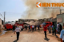 Bình Dương: Ba công ty gỗ gần nhau bất ngờ bốc cháy