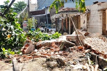 Sập tường khi tháo dỡ nhà, một công nhân bị đè chết