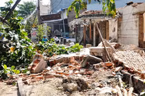 Sập tường khi tháo dỡ nhà, một công nhân bị đè chết