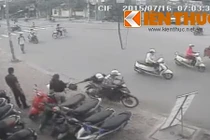 Hai tên cướp táo tợn giật giỏ xách tại bãi giữ xe