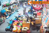 Cặp đôi người nước ngoài "thôi miên" lấy cắp tiền ở TP HCM