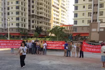 Tuần hành phản đối CĐT, cư dân The Era Town bị đánh thương tích