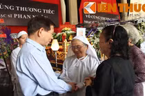 Nguyên Chủ tịch nước Nguyễn Minh Triết viếng NS Phan Huỳnh Điểu