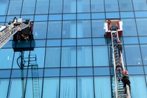 Diễn tập giải cứu hàng trăm người ở TTTM 26 tầng