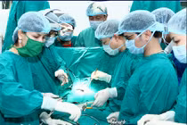 Bé 2 tuổi bị mổ “oan” vì bác sĩ chẩn đoán sai