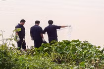 Kinh hãi thi thể nam thanh niên trẻ trôi trên sông Đồng Nai