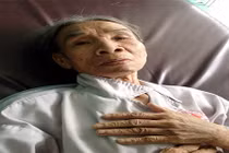 Tìm người thân cụ bà bị người nước ngoài tông xe tại TP HCM