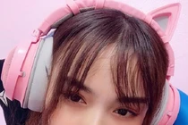 Khoe thân phản cảm, nữ streamer 9X làm netizen hết hồn