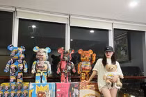 Lộ danh tính gái xinh chơi Bearbrick tiền tỷ làm netizen choáng váng
