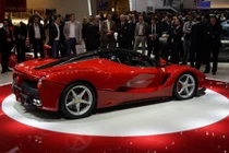 Năm 2014 các sao bóng đá đã tậu xe gì?