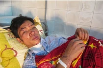 Thầy giáo nghẹn ngào kể lại phút mất con trong lũ