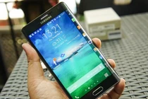 Rò rỉ giá bán Galaxy Note Edge chính hãng 21 triệu đồng