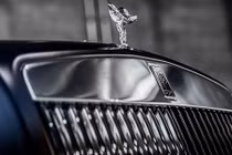 Mercedes-Maybach không phải là đối thủ của Rolls-Royce?