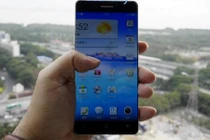 Lộ diện smartphone OPPO R7 không có viền màn hình
