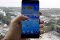 Lộ diện smartphone OPPO R7 không có viền màn hình