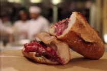 Công thức bí mật làm bánh mì kẹp thịt tuyệt đỉnh