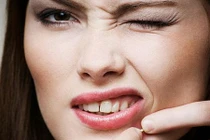 Tác hại cực nguy hiểm của nặn mụn đến da