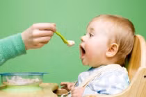 Chọn thời điểm thích hợp cai sữa mẹ cho bé