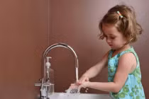 Nguyên tắc để mẹ nuôi con không bị ốm